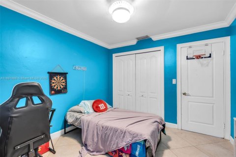 House in Miami, Florida 4 bedrooms, 168.06 sq.m. № 1946199 - photo 19