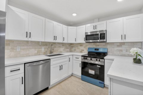 Touwnhouse à vendre à Delray Beach, Floride: 2 chambres, 128.58 m2 № 2260411 - photo 14
