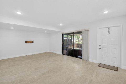 Touwnhouse à vendre à Delray Beach, Floride: 2 chambres, 128.58 m2 № 2260411 - photo 7