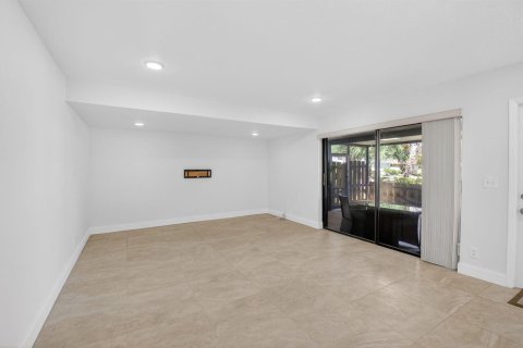 Touwnhouse à vendre à Delray Beach, Floride: 2 chambres, 128.58 m2 № 2260411 - photo 8