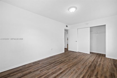 Снять в аренду квартиру в Норт-Майами-Бич, Флорида 2 спальни, 83.61м2, № 2076133 - фото 9