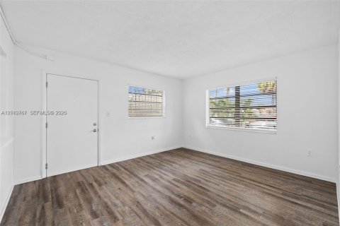 Снять в аренду квартиру в Норт-Майами-Бич, Флорида 2 спальни, 83.61м2, № 2076133 - фото 7
