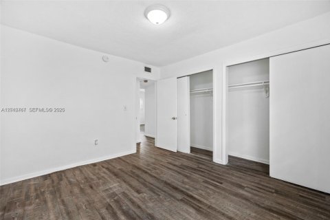 Снять в аренду квартиру в Норт-Майами-Бич, Флорида 2 спальни, 83.61м2, № 2076133 - фото 10