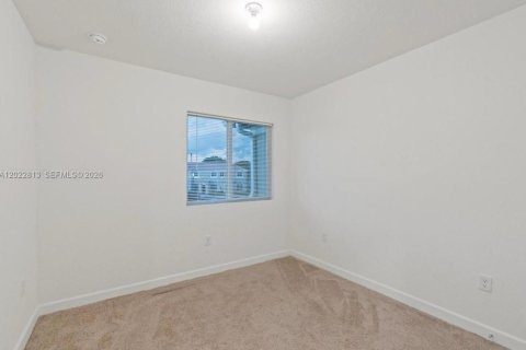 Купить таунхаус в Хомстед, Флорида 3 спальни, 120.96м2, № 2181473 - фото 15