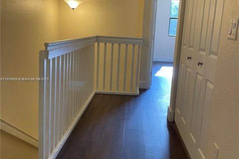 Adosado en alquiler en Hialeah, Florida, 3 dormitorios, 147.9 m2 № 1968235 - foto 17