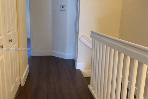 Adosado en alquiler en Hialeah, Florida, 3 dormitorios, 147.9 m2 № 1968235 - foto 18