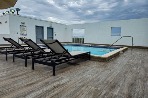 Condo in Miami, Florida, 2 bedrooms  № 1957695 - photo 20