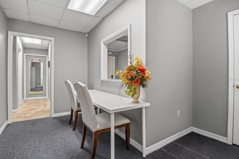 Immobilier commercial à louer à Lakeland, Floride: 67.35 m2 № 2109667 - photo 13