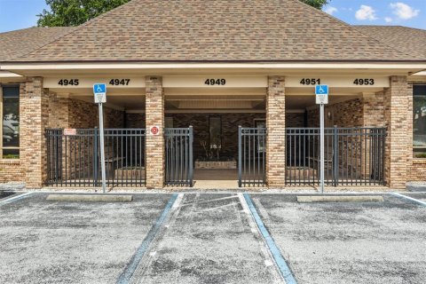Immobilier commercial à louer à Lakeland, Floride: 67.35 m2 № 2109667 - photo 3