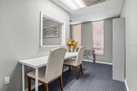 Immobilier commercial à louer à Lakeland, Floride: 67.35 m2 № 2109667 - photo 12