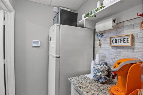 Immobilier commercial à louer à Lakeland, Floride: 67.35 m2 № 2109667 - photo 22
