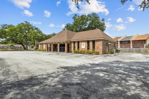 Immobilier commercial à louer à Lakeland, Floride: 67.35 m2 № 2109667 - photo 2