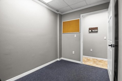 Immobilier commercial à louer à Lakeland, Floride: 67.35 m2 № 2109667 - photo 16