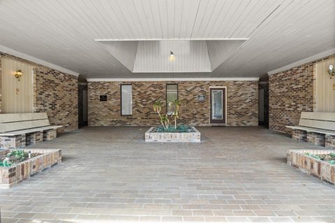 Immobilier commercial à louer à Lakeland, Floride: 67.35 m2 № 2109667 - photo 4