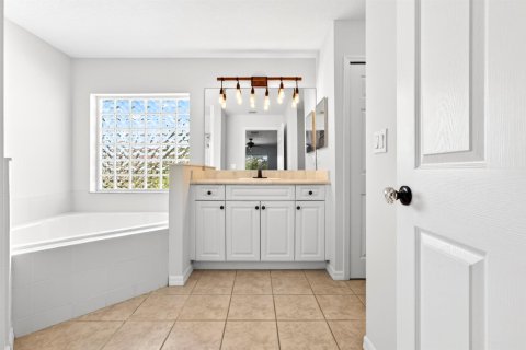 Casa en venta en Vero Beach, Florida, 3 dormitorios, 208.84 m2 № 2078321 - foto 24