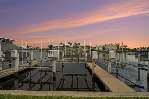 Copropriété à vendre à Punta Gorda, Floride: 3 chambres, 174.84 m2 № 2396909 - photo 2