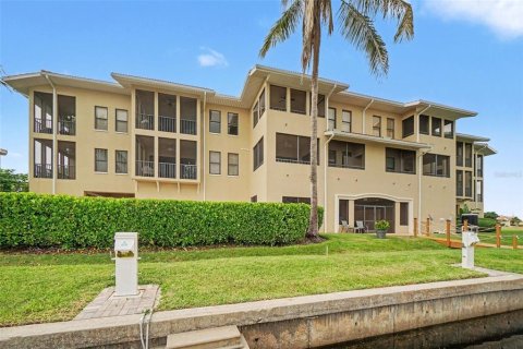 Copropriété à vendre à Punta Gorda, Floride: 3 chambres, 174.84 m2 № 2396909 - photo 27
