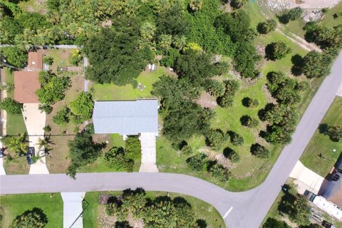 Casa en venta en Port Charlotte, Florida, 3 dormitorios, 111.85 m2 № 1885938 - foto 6