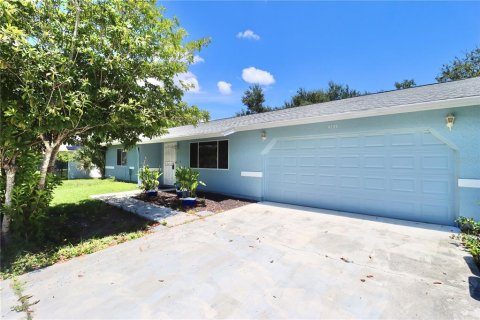 Casa en venta en Port Charlotte, Florida, 3 dormitorios, 111.85 m2 № 1885938 - foto 1