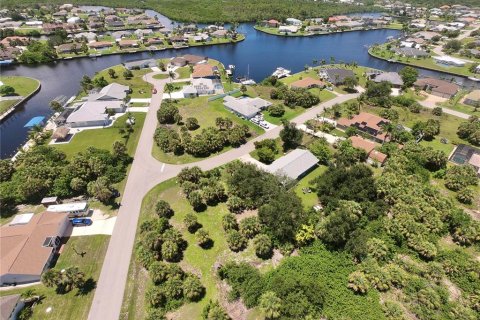 Casa en venta en Port Charlotte, Florida, 3 dormitorios, 111.85 m2 № 1885938 - foto 4