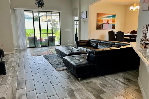 Villa ou maison à louer à Spring Hill, Floride: 4 chambres, 175.68 m2 № 1772110 - photo 7