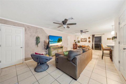 Casa en venta en Minneola, Florida, 6 dormitorios, 320.51 m2 № 1894205 - foto 15