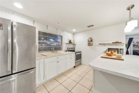 Casa en venta en Minneola, Florida, 6 dormitorios, 320.51 m2 № 1894205 - foto 17