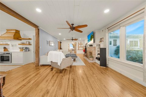 Casa en venta en Minneola, Florida, 6 dormitorios, 320.51 m2 № 1894205 - foto 4