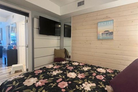 Villa ou maison à louer à Miami, Floride: 2 chambres, 102.19 m2 № 1936223 - photo 11