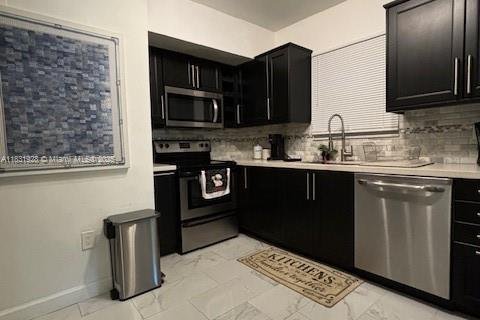 Villa ou maison à louer à Miami, Floride: 2 chambres, 102.19 m2 № 1936223 - photo 4