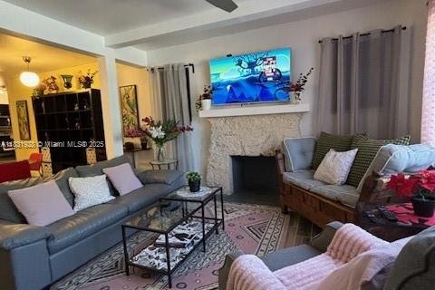 Villa ou maison à louer à Miami, Floride: 2 chambres, 102.19 m2 № 1936223 - photo 2