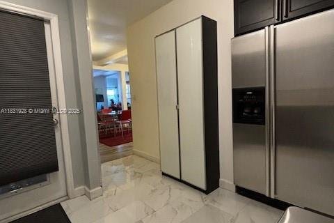 Villa ou maison à louer à Miami, Floride: 2 chambres, 102.19 m2 № 1936223 - photo 5