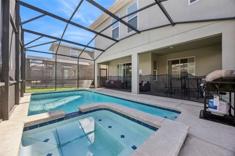 House in Kissimmee, Florida 6 bedrooms, 310.57 sq.m. № 2400320 - photo 2