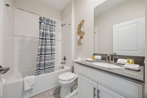House in Kissimmee, Florida 6 bedrooms, 310.57 sq.m. № 2400320 - photo 11