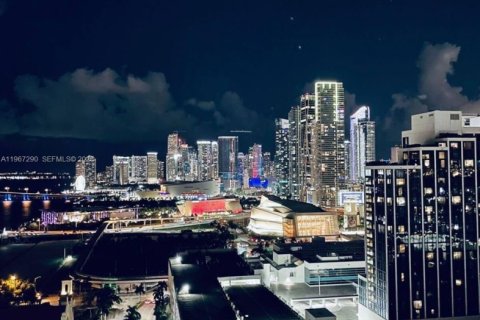 Condo in Miami, Florida, 1 bedroom № 2081382