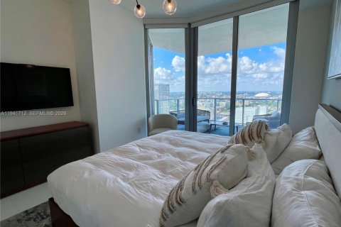 Condo in Miami, Florida, 2 bedrooms  № 1998941 - photo 10