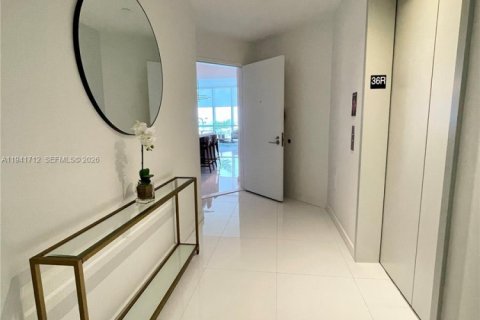 Condo in Miami, Florida, 2 bedrooms  № 1998941 - photo 25
