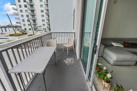 Купить кондоминиум в Холливуд, Флорида 1 комната, 111.95м2, № 2187228 - фото 24