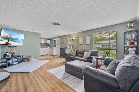 Villa ou maison à vendre à Hudson, Floride: 2 chambres, 141.12 m2 № 1910001 - photo 2