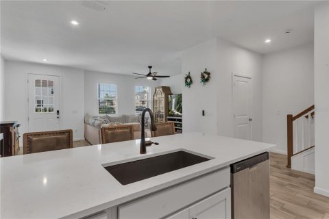 Townhouse in Clermont, Florida 3 bedrooms, 154.59 sq.m. № 1759941 - photo 10