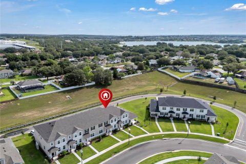 Townhouse in Clermont, Florida 3 bedrooms, 154.59 sq.m. № 1759941 - photo 12