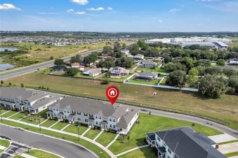 Townhouse in Clermont, Florida 3 bedrooms, 154.59 sq.m. № 1759941 - photo 11