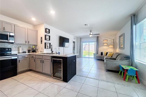 House in Davenport, Florida 3 bedrooms, 142.05 sq.m. № 1879264 - photo 9
