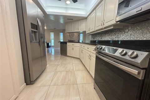 Casa en alquiler en Treasure Island, Florida, 3 dormitorios, 305.83 m2 № 1821489 - foto 3
