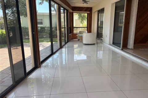 Casa en alquiler en Treasure Island, Florida, 3 dormitorios, 305.83 m2 № 1821489 - foto 11