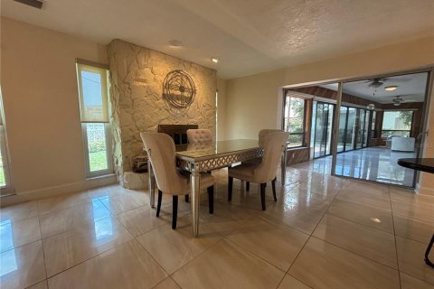 Casa en alquiler en Treasure Island, Florida, 3 dormitorios, 305.83 m2 № 1821489 - foto 4