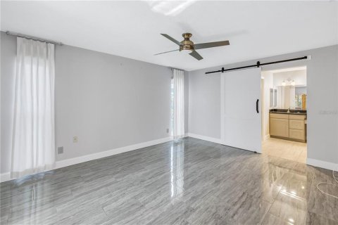 Casa en alquiler en Treasure Island, Florida, 3 dormitorios, 305.83 m2 № 1821489 - foto 5