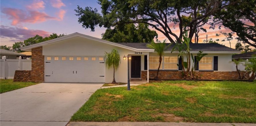 Villa ou maison à Clearwater, Floride 4 chambres, 139.35 m2 № 2147753