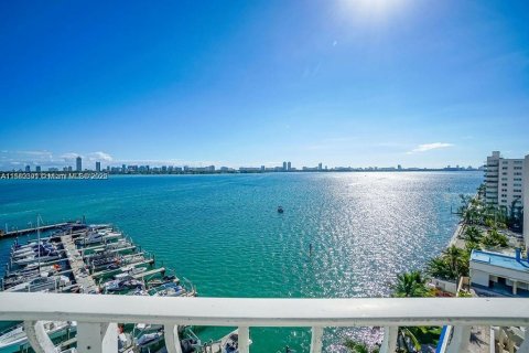 Copropriété à louer à North Bay Village, Floride: 2 chambres, 93.37 m2 № 1929167 - photo 13