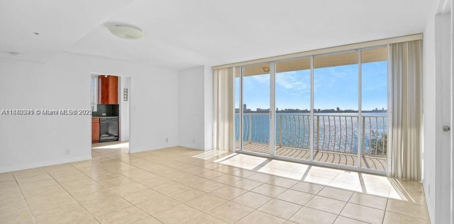 Condo à North Bay Village, Floride, 2 chambres № 1929167